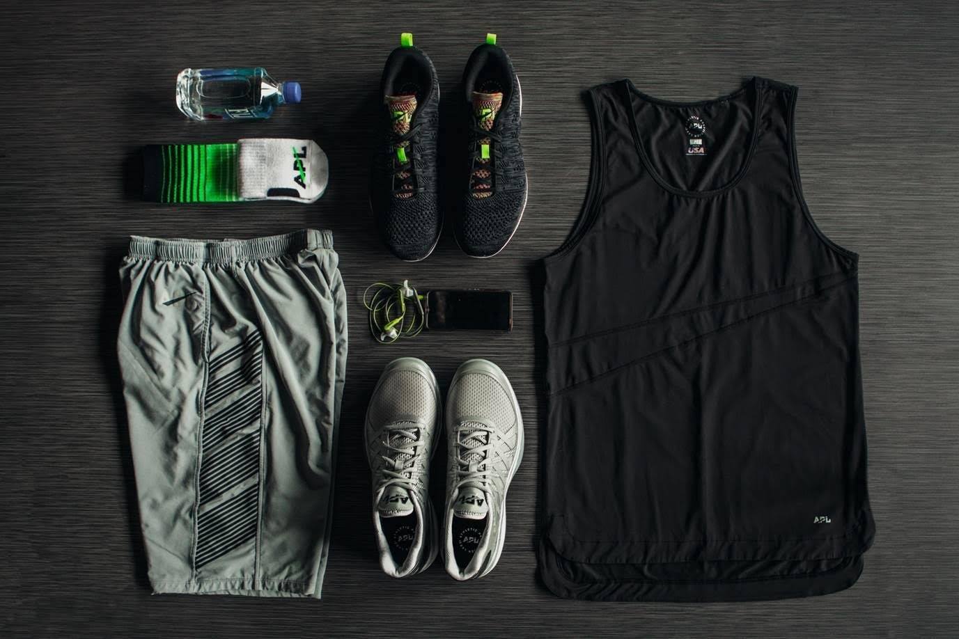 11 Male Gym Bag Essentials